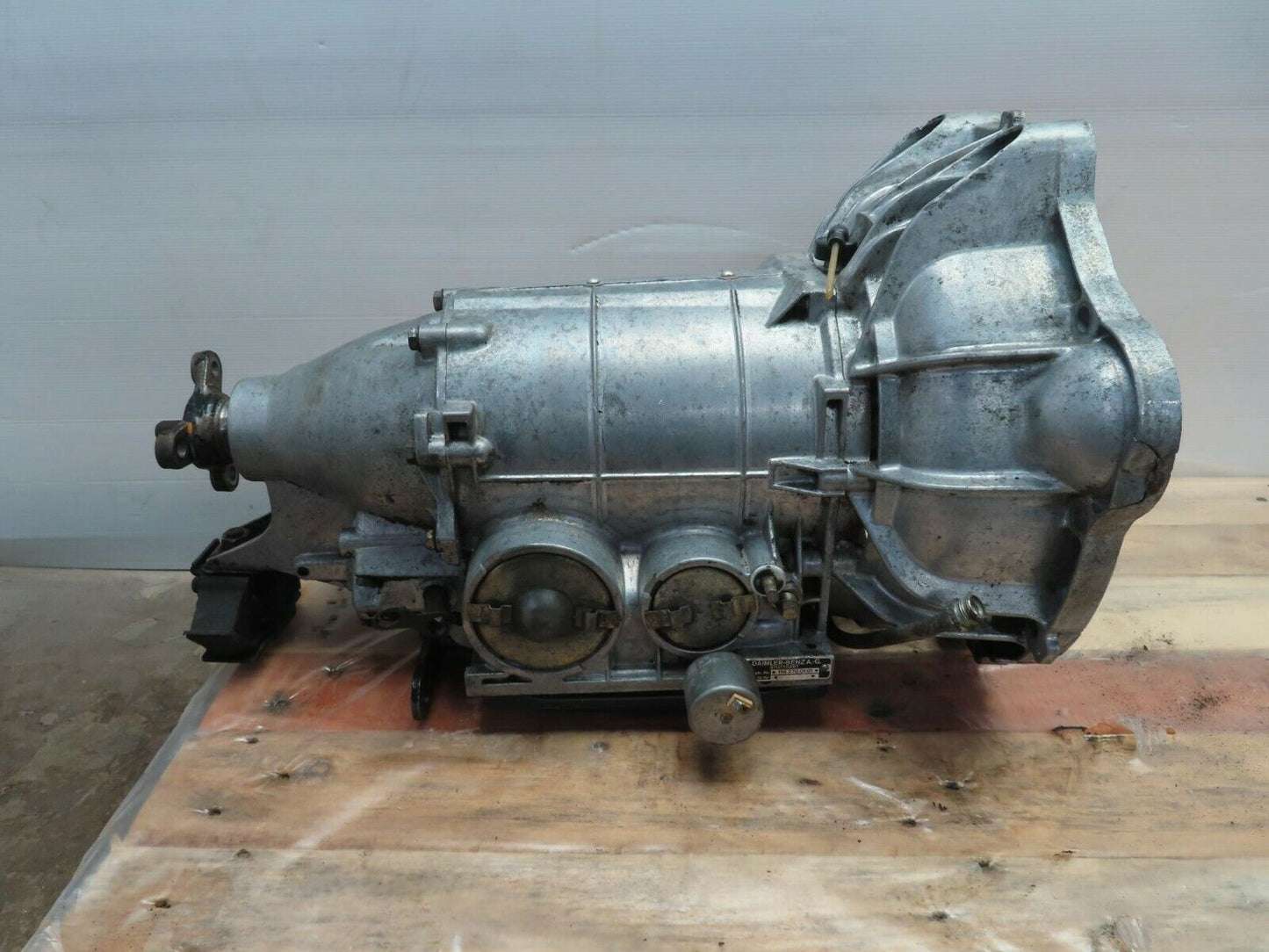 8629 Mercedes-Benz W115 Automatic Gearbox 1152712601