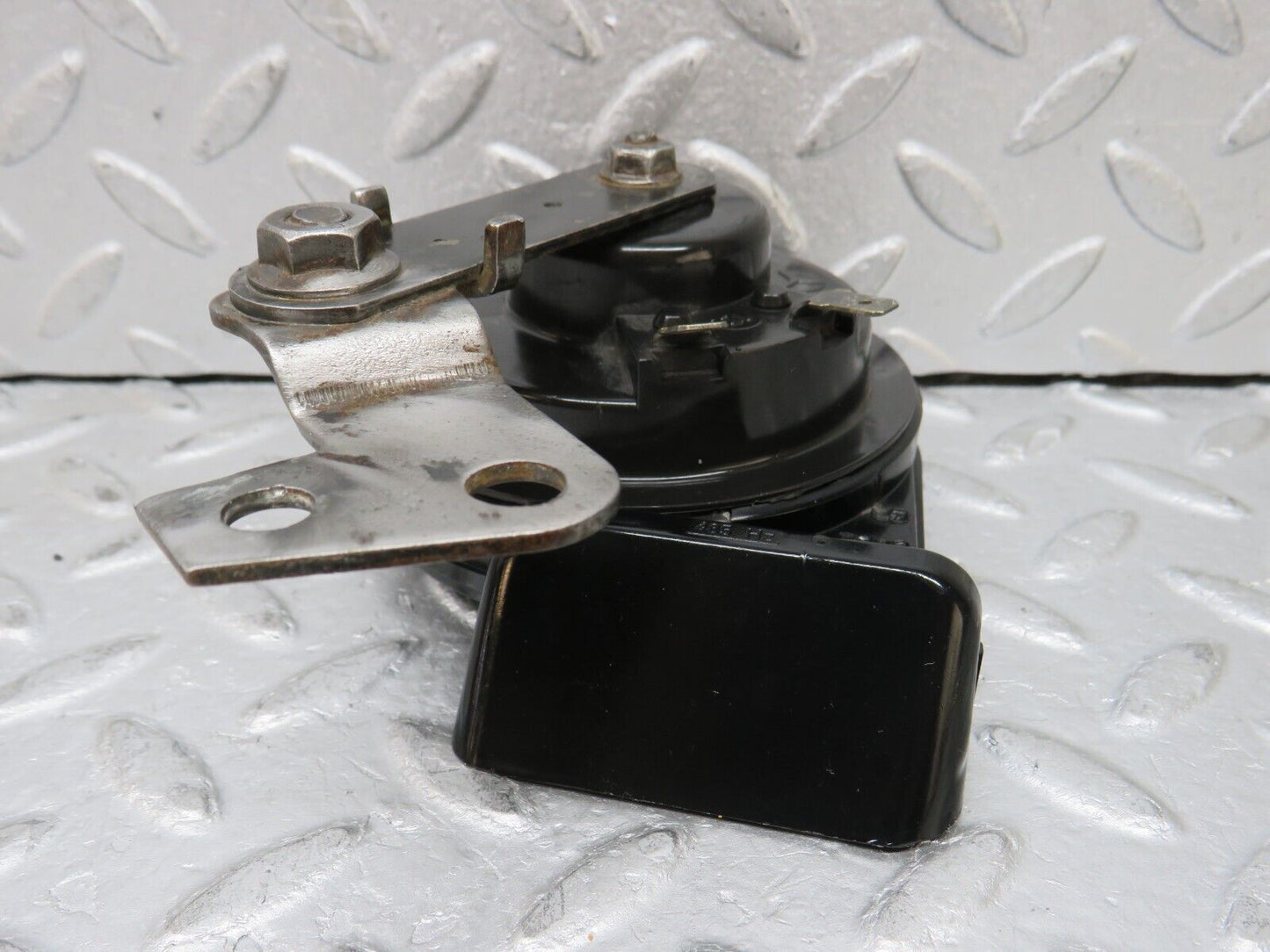 37810 Mercedes-Benz A124 320E Cabriolet Horn Fiamm Pair AM80-R
