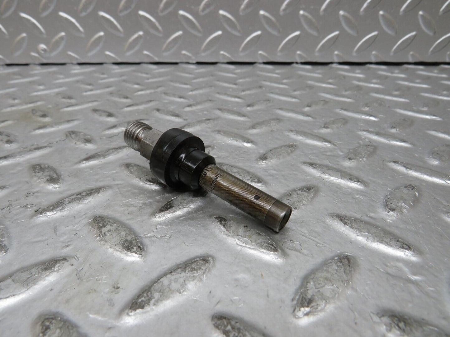 27426 Mercedes-Benz W123 280E Fuel Injector Bosch 0437502010