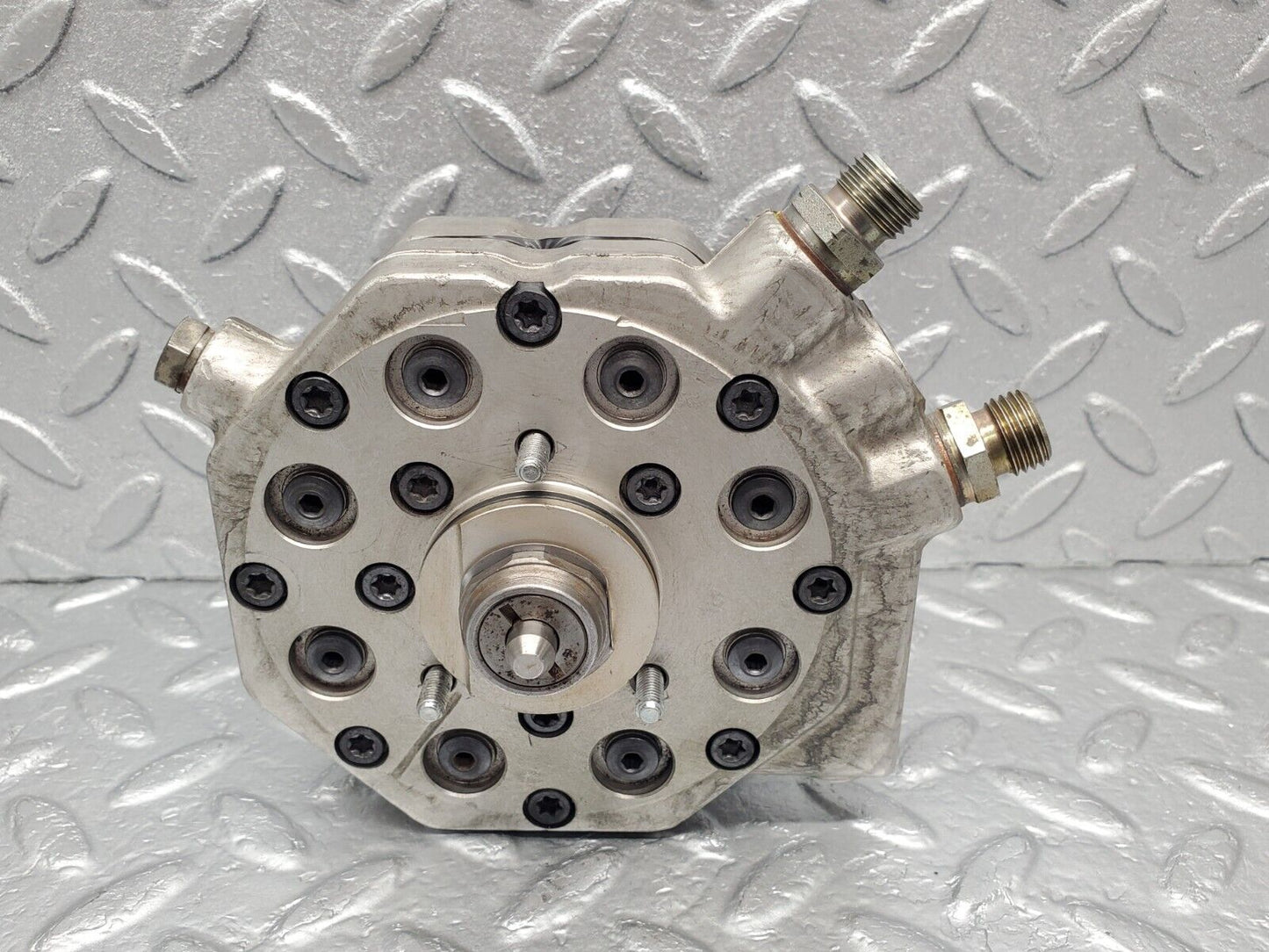 46028 Mercedes-Benz W126 420SE Fuel Distributor Bosch 0438101018