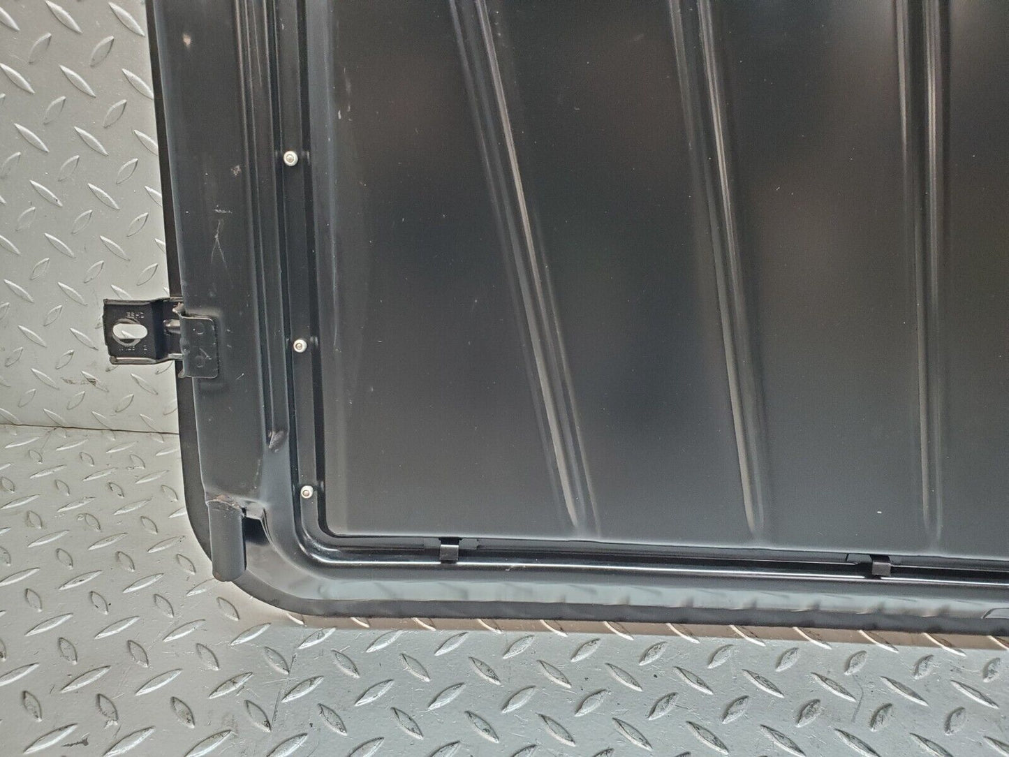 45994 Mercedes-Benz W126 420SE Power Sunroof Frame