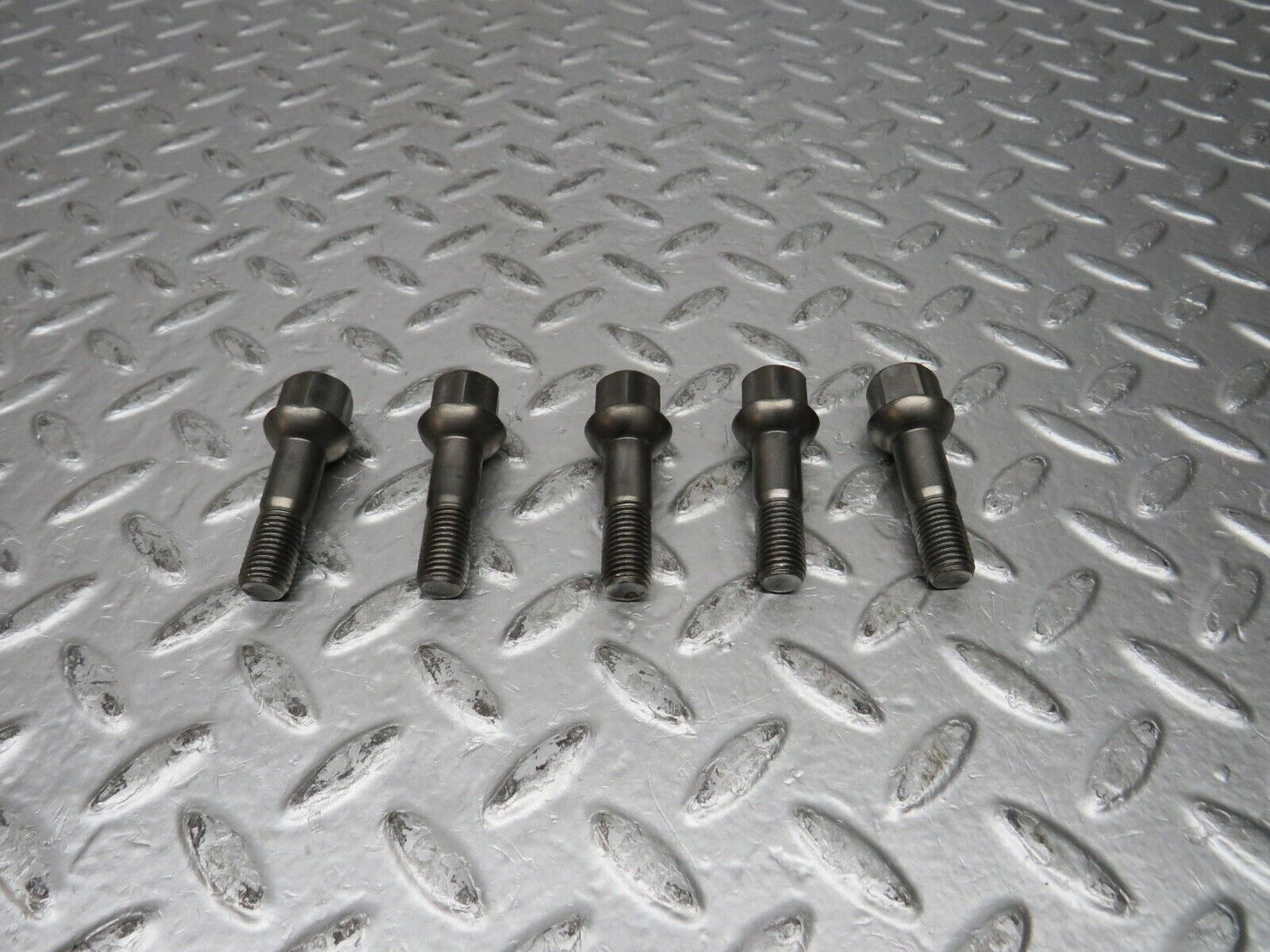 31866 Mercedes-Benz 5x Alloy Wheel Lug Bolt M12x1.5