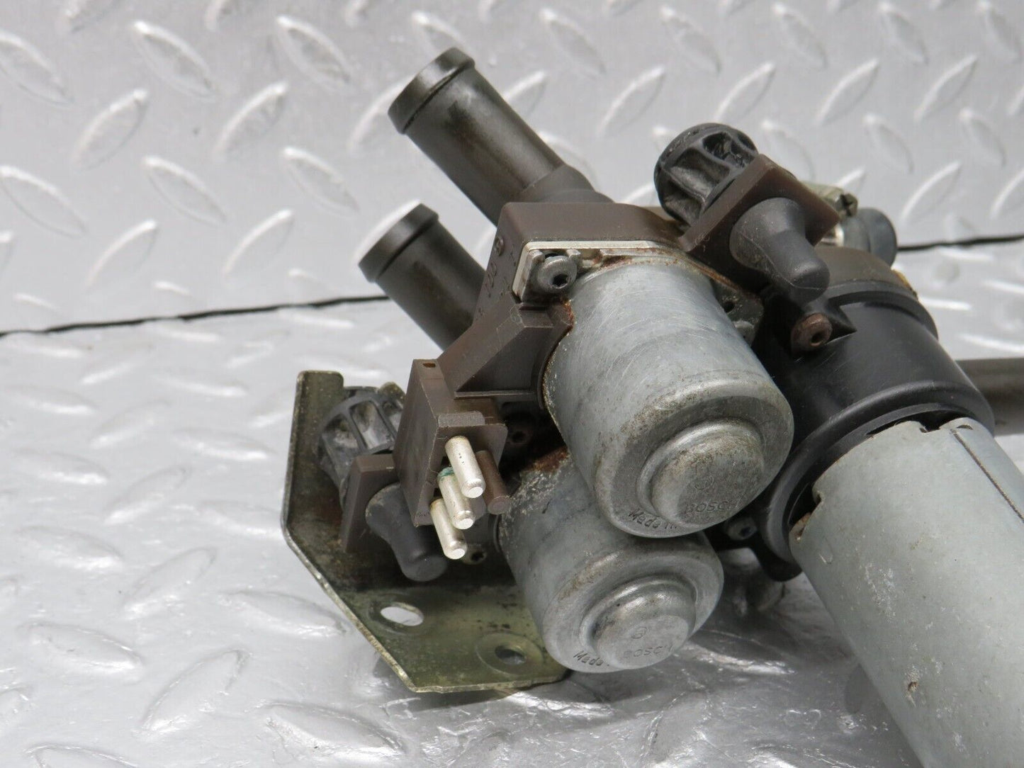 38033 Mercedes-Benz A124 320E Cabriolet Water Pump 0018303784 1147412081