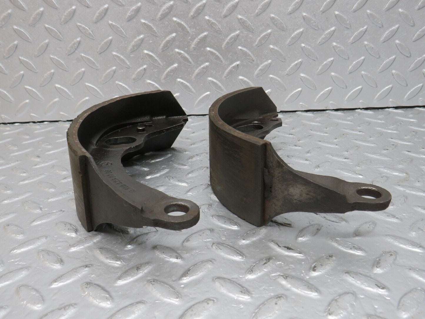 40503 Mercedes-Benz W110 230 Rear Brake Shoes 1104230808 1104230708