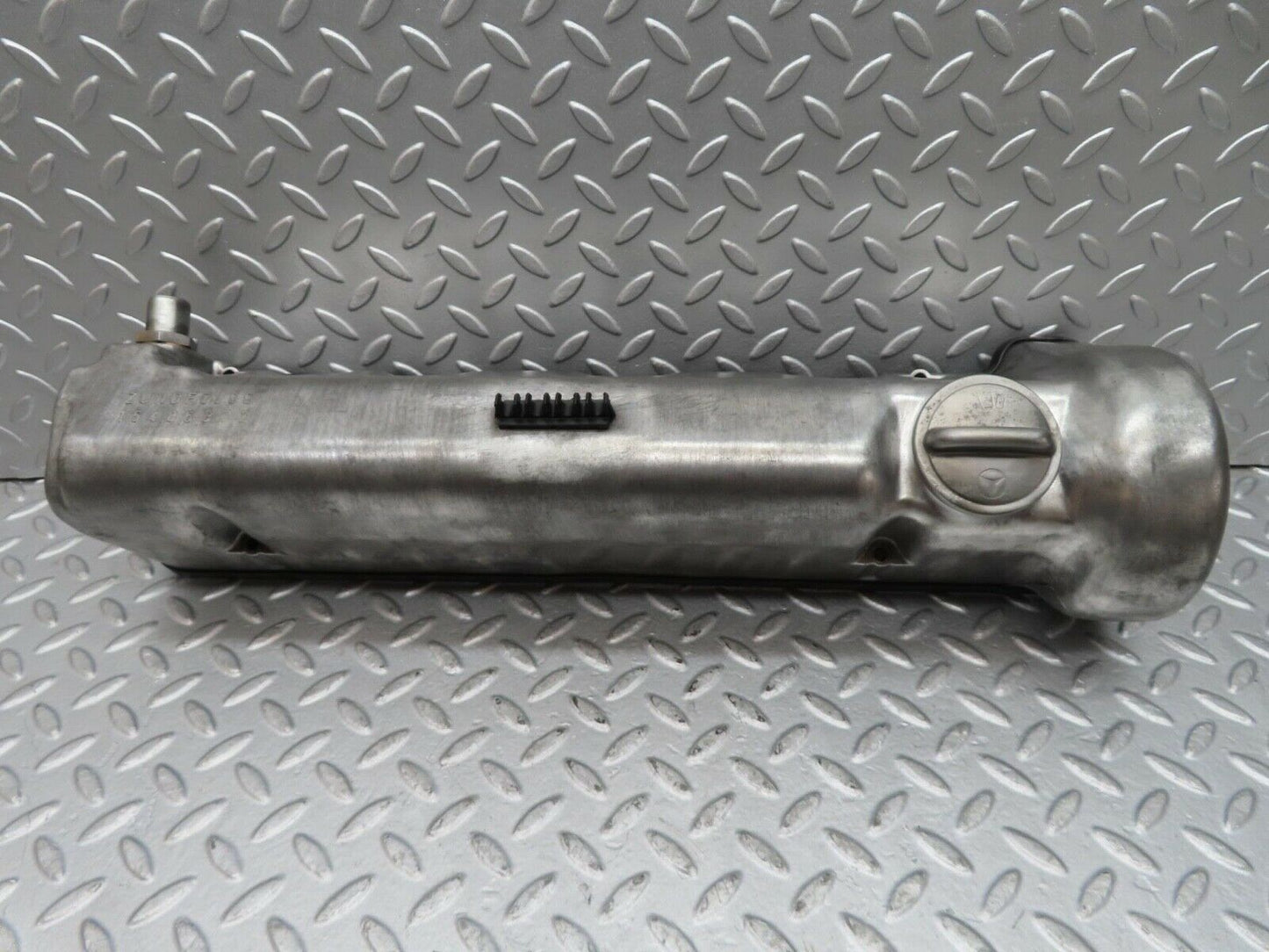 16529 Mercedes-Benz C107 350SLC Coupe Cylinder Head Valve Cover Right 1160161905