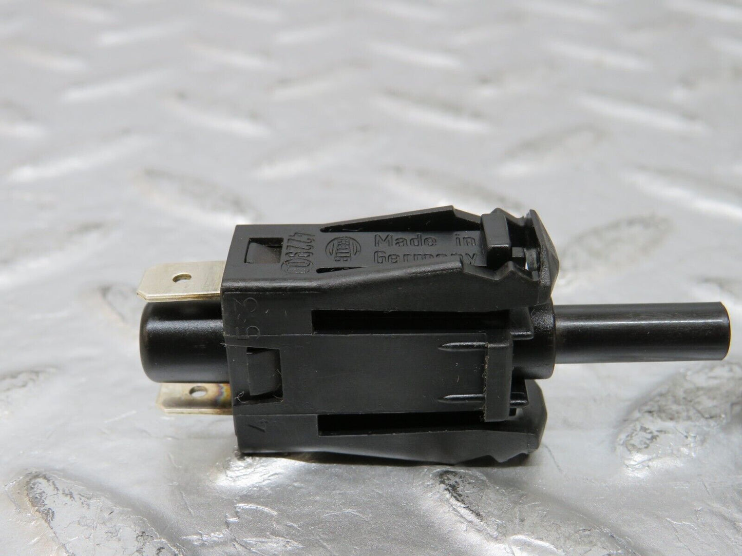 25811 Mercedes-Benz W124 280E Door Contact Switch Pair 0015458714