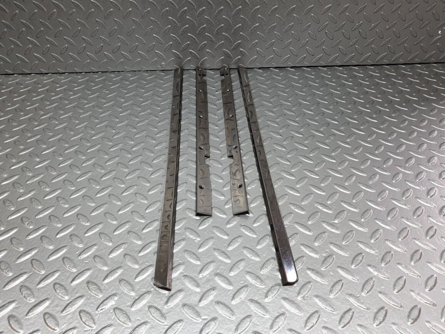 41578 Mercedes-Benz W124 200E Sunroof Chrome Trim Set