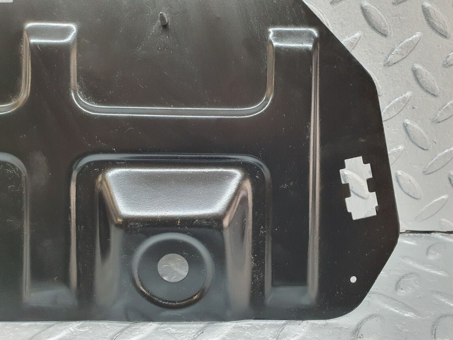 41705 Mercedes-Benz W124 200E Under Dash Relay Bracket Left Side