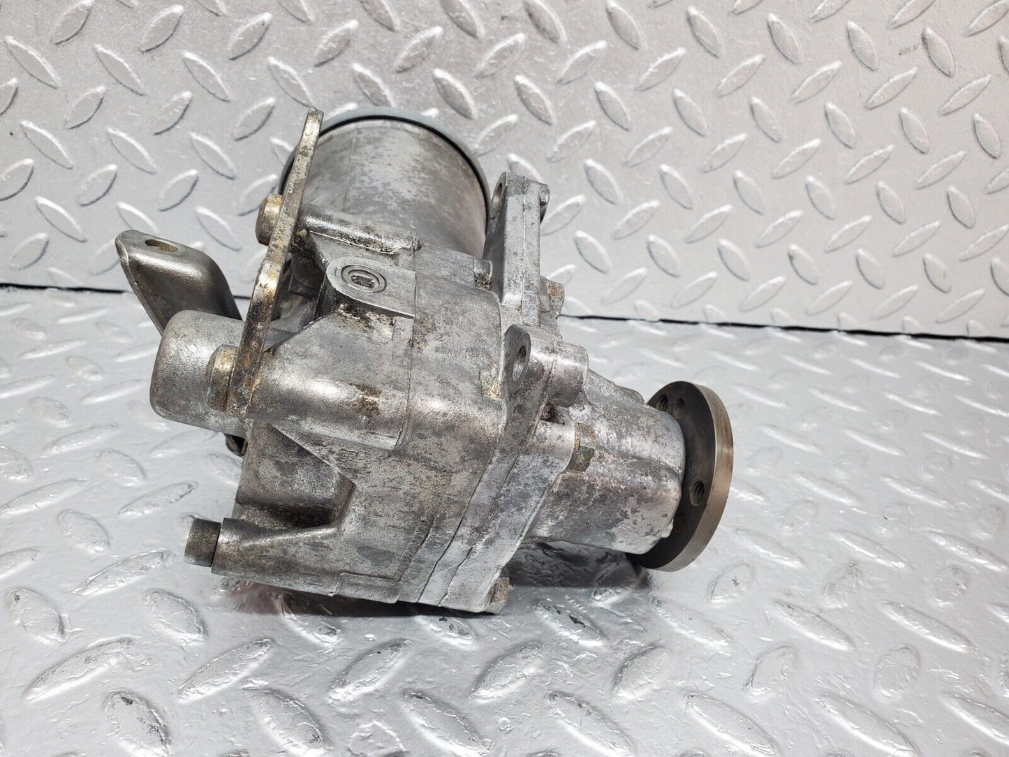 44857 Mercedes-Benz W124 220E Power Steering Pump 2104661901 7681900501
