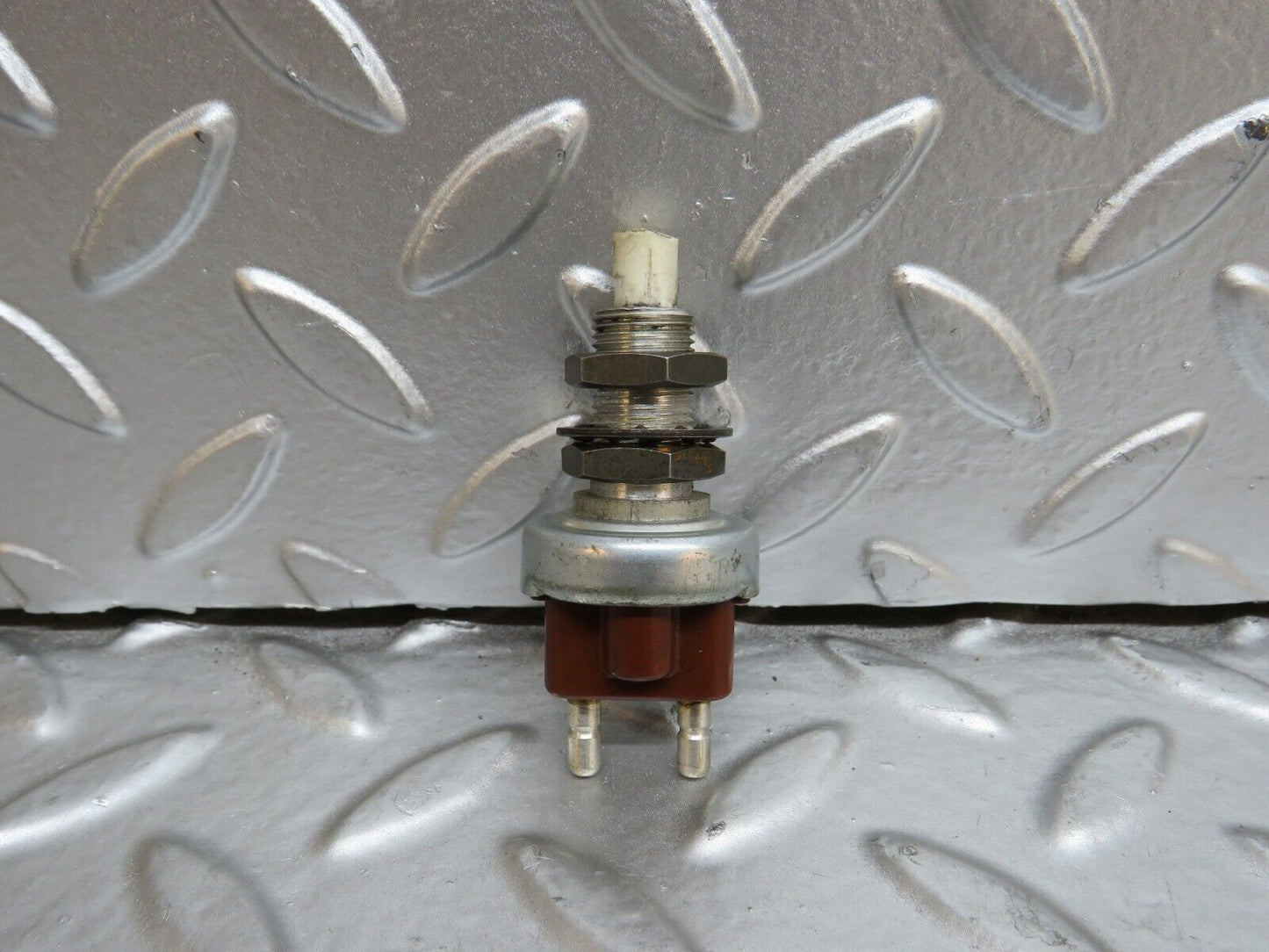 29173 Mercedes-Benz C124 320CE Coupe Brake Light Contact Switch 190130
