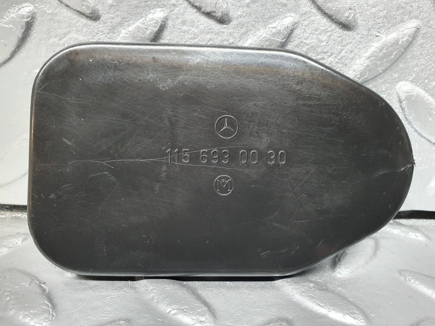 41002 Mercedes-Benz W126 300SE Trunk Boot Access Cover Panel Set 1156930030 11669010027 1269870145 1269870045