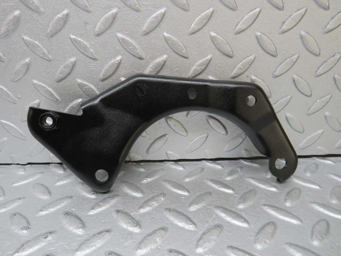 36780 Mercedes-Benz W201 190E 2.0L Power Steering Pump Bracket