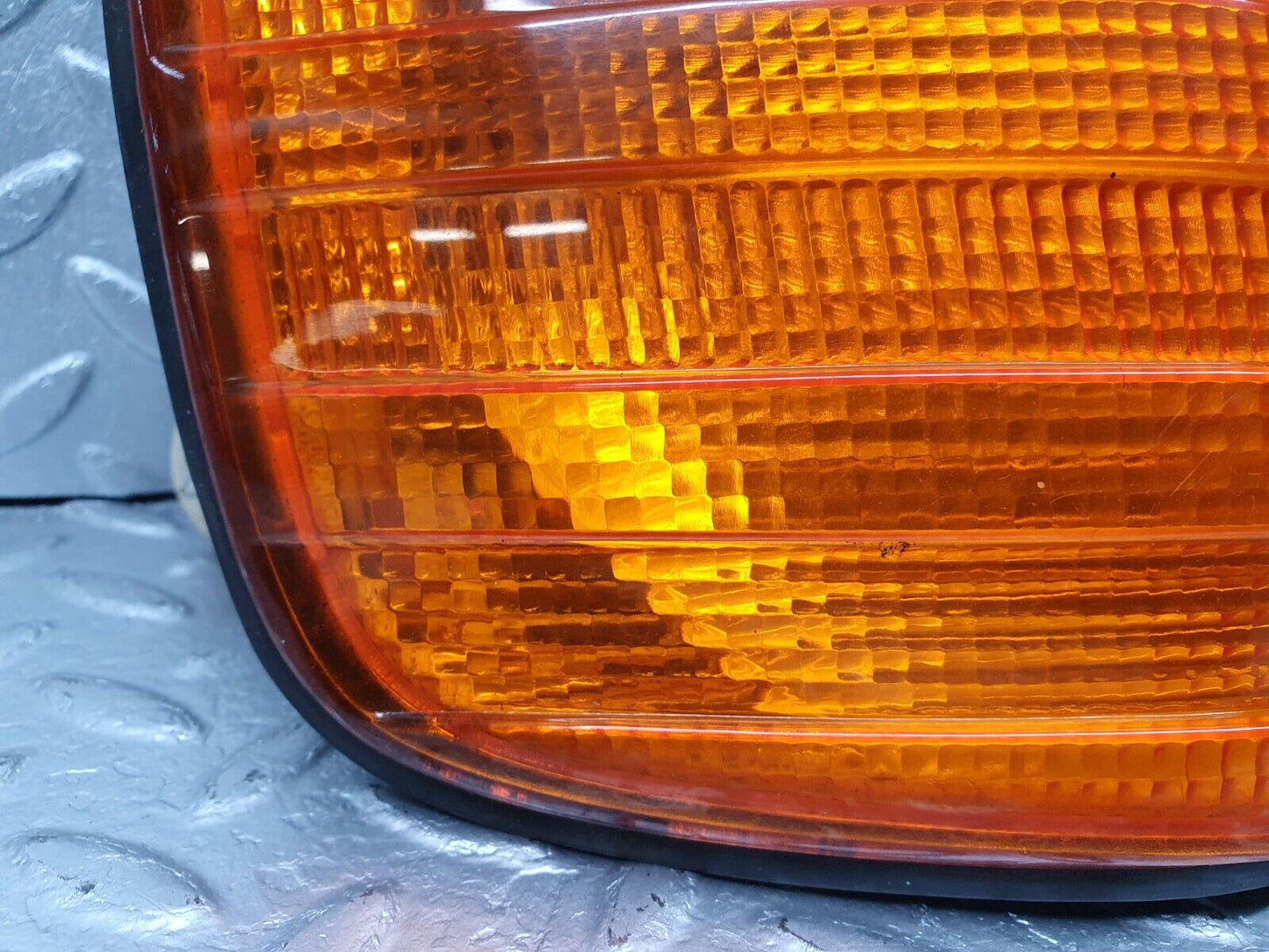 40953 Mercedes-Benz W126 300SE Indicator Light Front Right Bosch 1305233062