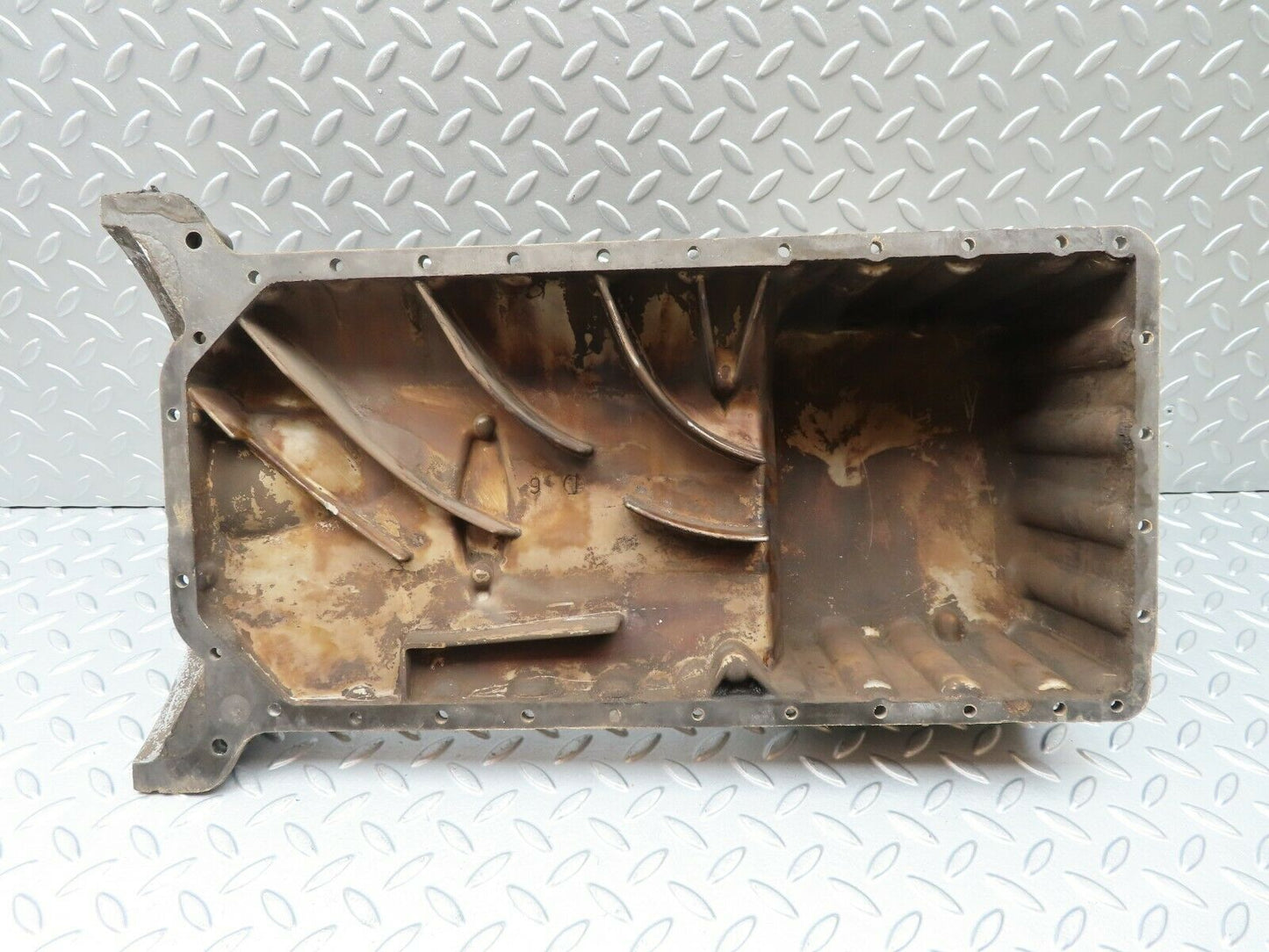 4094 Mercedes-Benz S123 200T Wagon Oil Pan Oil Sump 1020141202