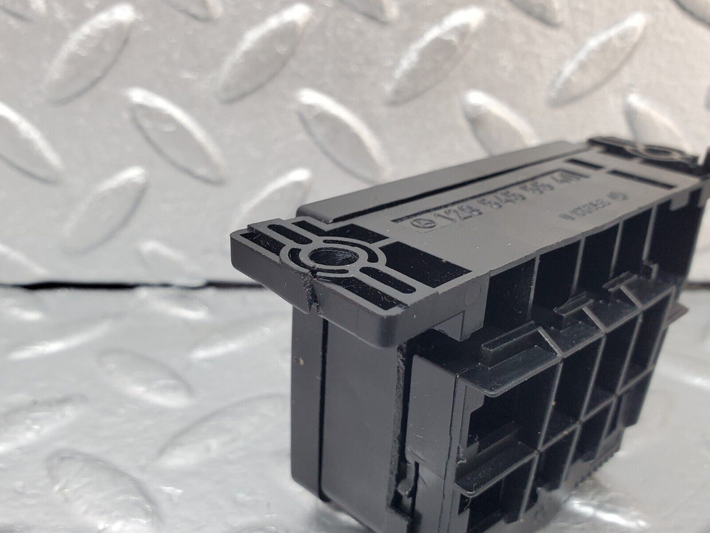 44936 Mercedes-Benz R129 300SL Coupe Diagnostic Connector 1295455540 1295450003