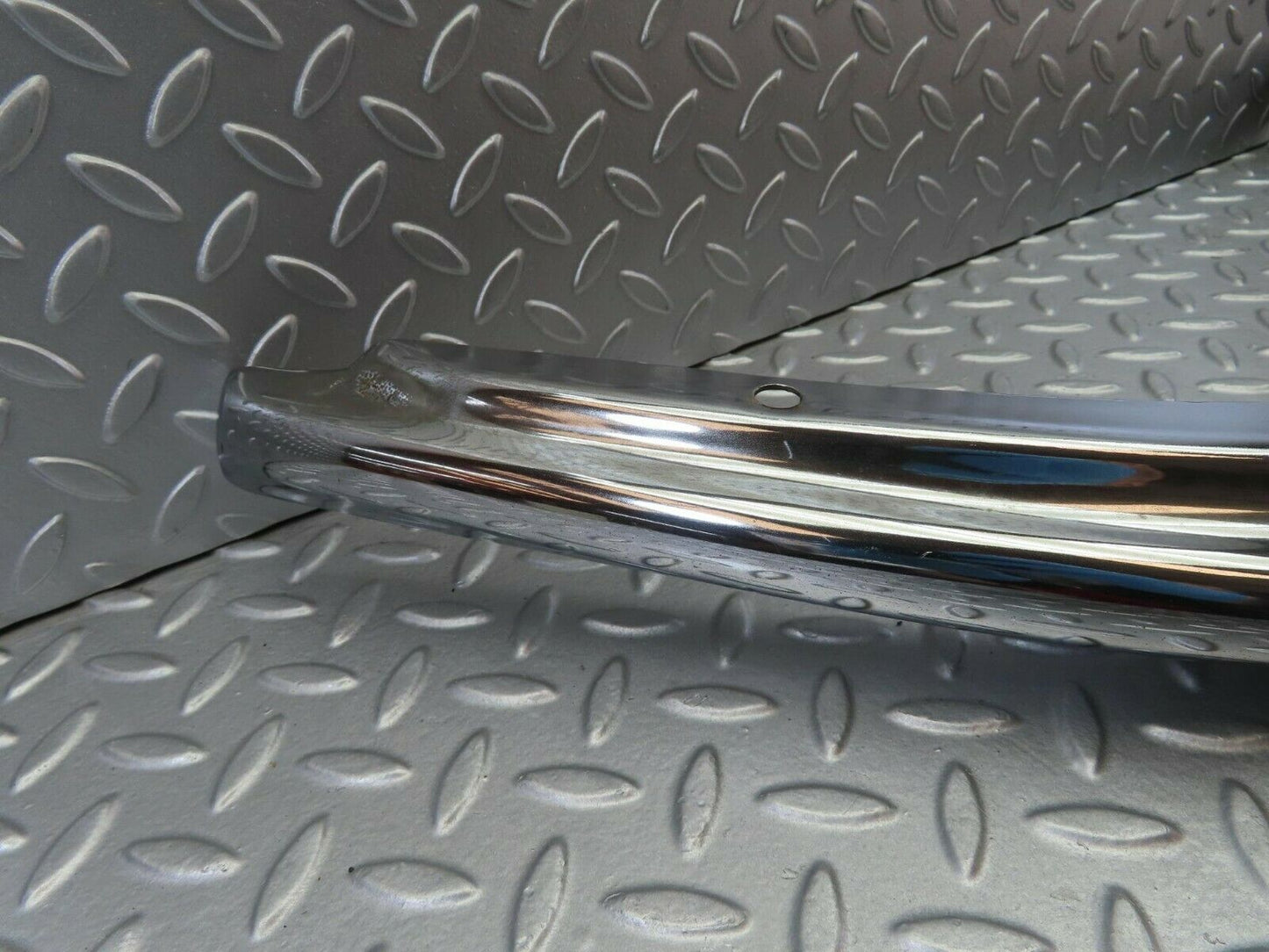 10614 Mercedes-Benz W108 Front Left Upper Bumper Corner