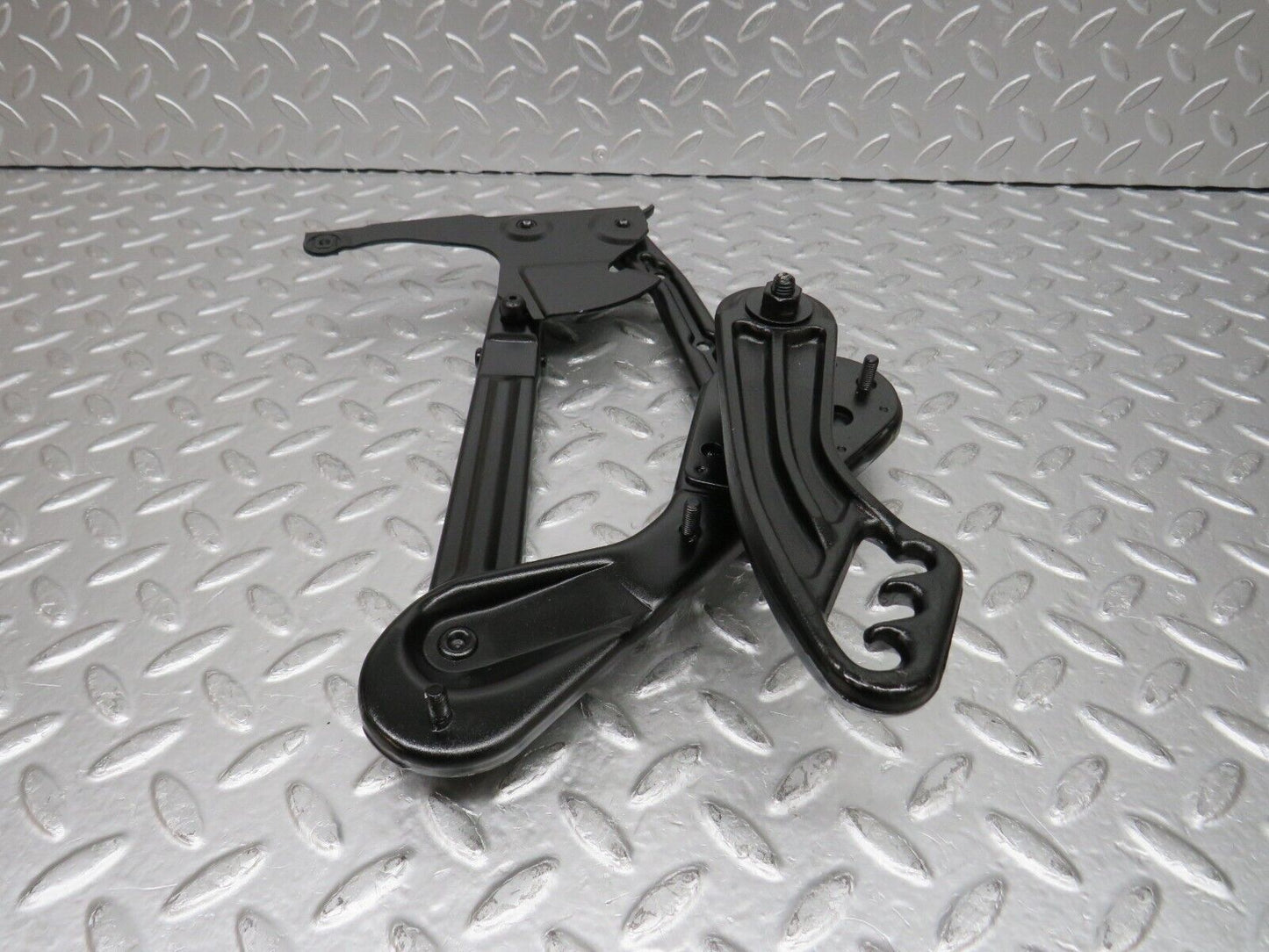 31441 Mercedes-Benz S124 220TE Wagon Bonnet Hinge Left Side 1298870174