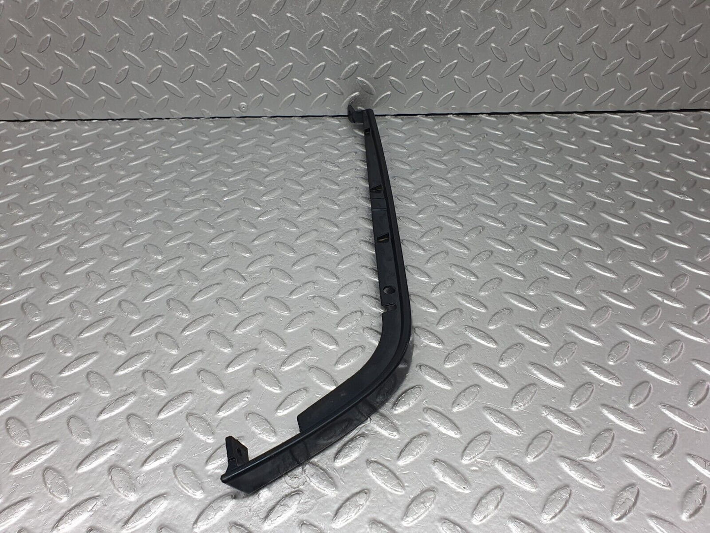 41808 Mercedes-Benz W202 C200 Under Headlight Trim Right 2028260877 2028260677