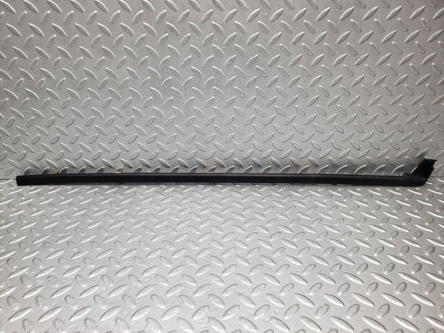 46975 Mercedes-Benz R129 320SL Coupe Right Door Seal Window Weatherstrip