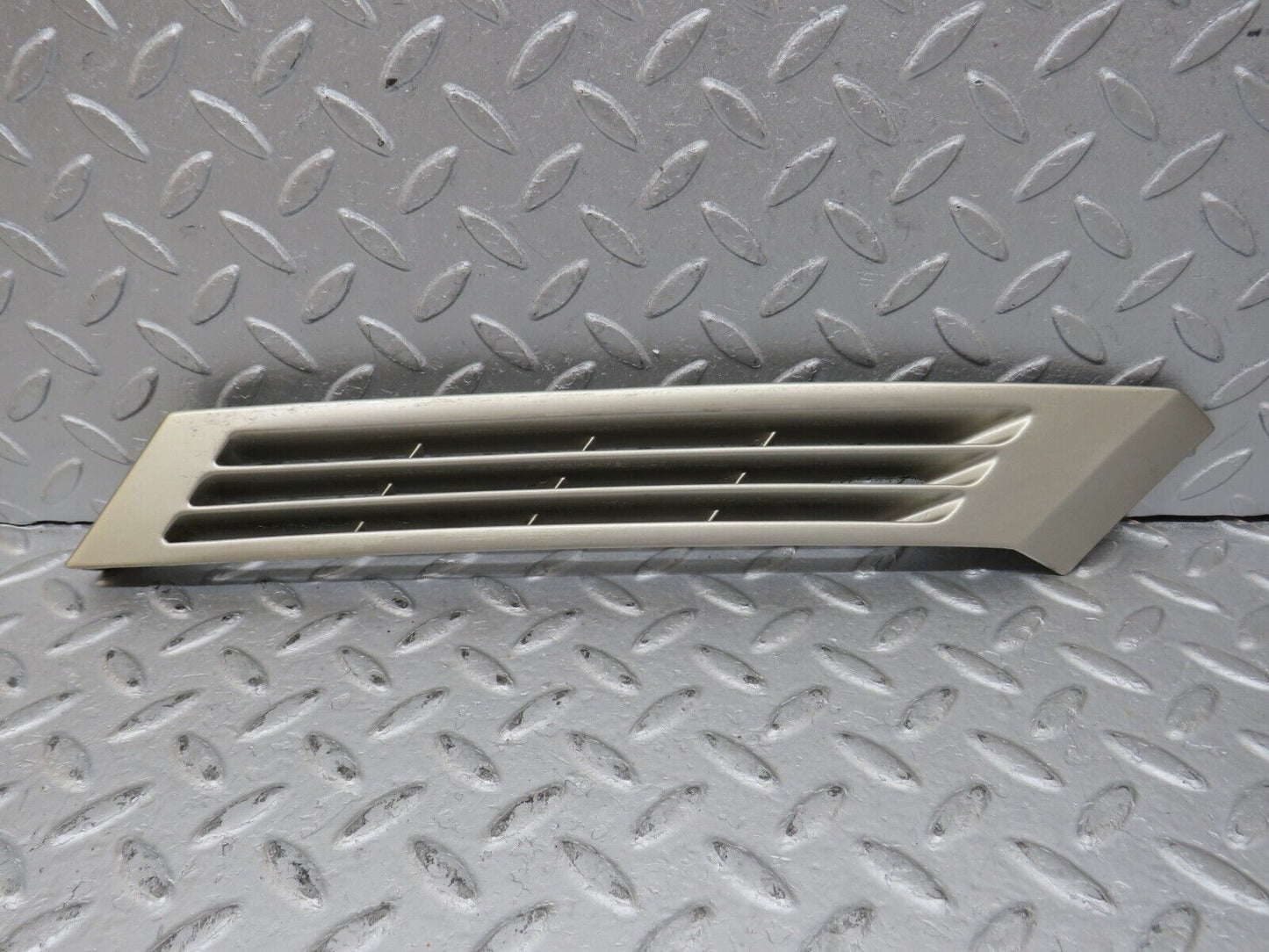 36499 Mercedes-Benz W201 190E 2.0L C Pillar Exterior Cover Right Side 2016980289