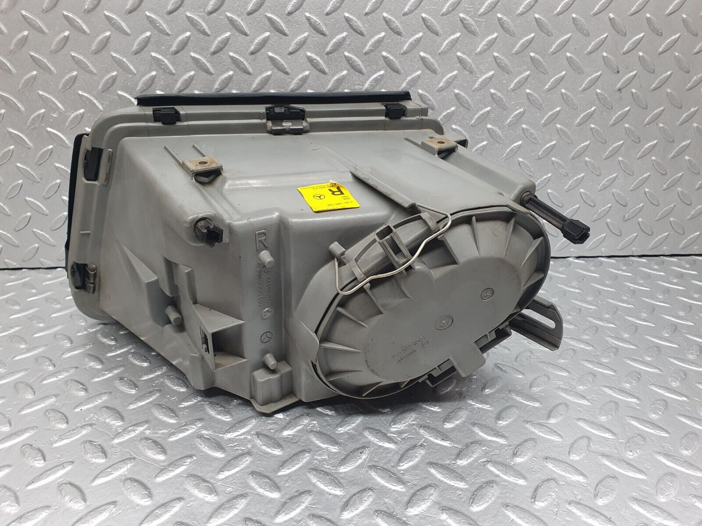 43619 Mercedes-Benz C126 380SEC Coupe Headlight Right Bosch 1268203661 0301065722 1305620484