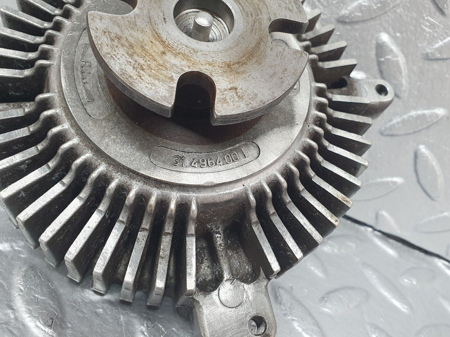 43686 Mercedes-Benz C126 380SEC Coupe Engine Cooling Fan Clutch 1162000822
