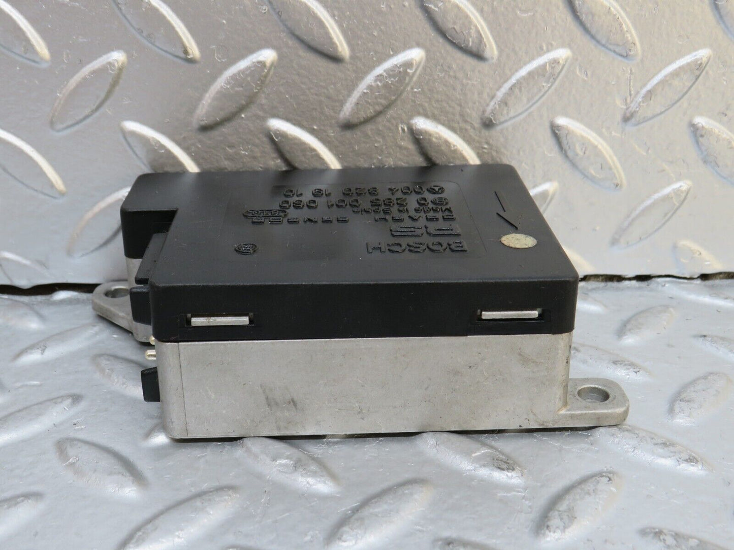 29436 Mercedes-Benz W124 230E Crash Sensor 0048201910 0285001060