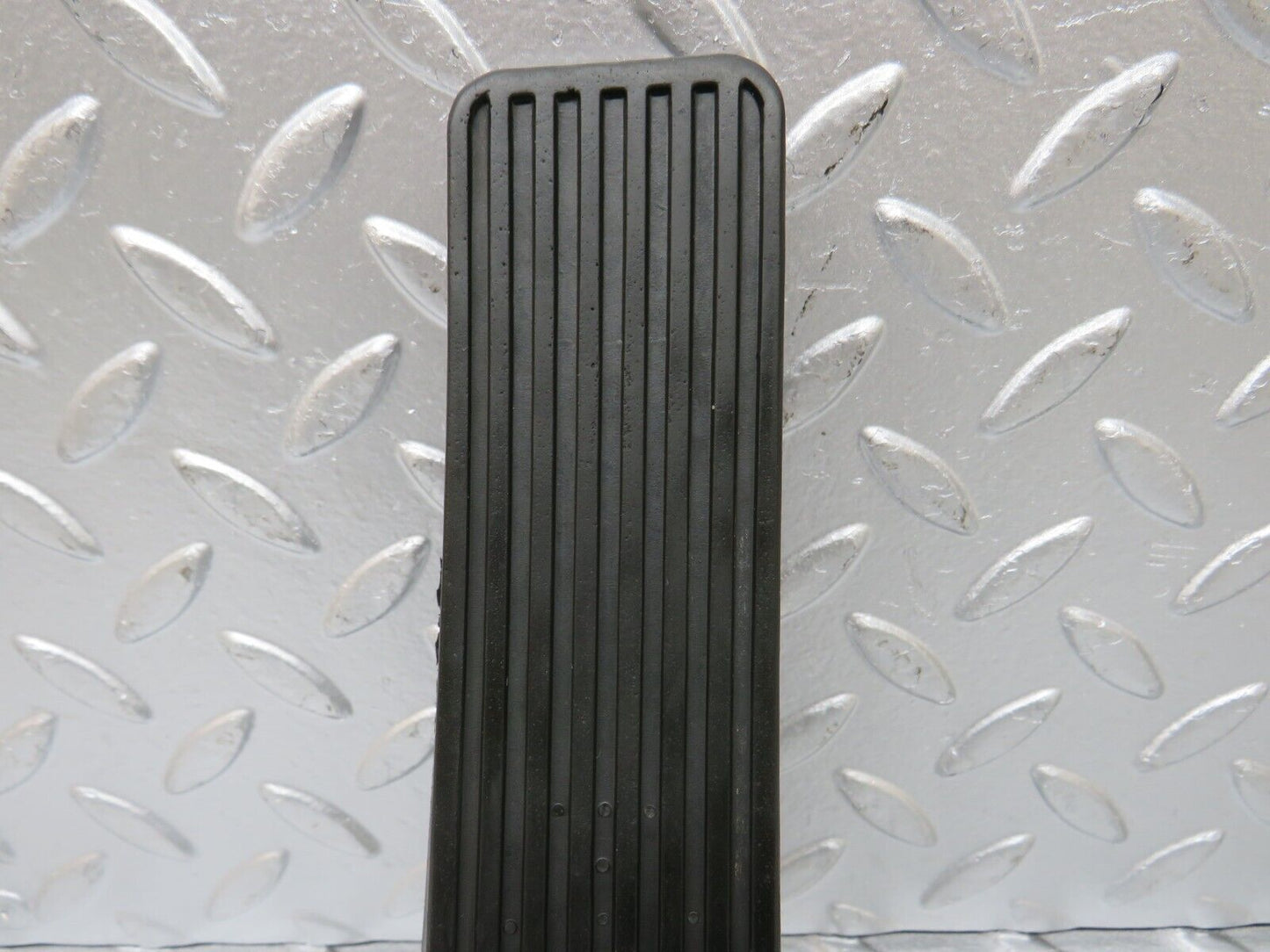 29723 Mercedes-Benz W123 230E Accelerator Pedal Rubber 1233010082