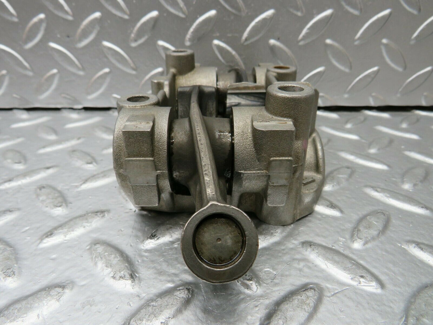 23072 Mercedes-Benz W201 190E Rocker Arms Camshaft Bearing Block 1020512110