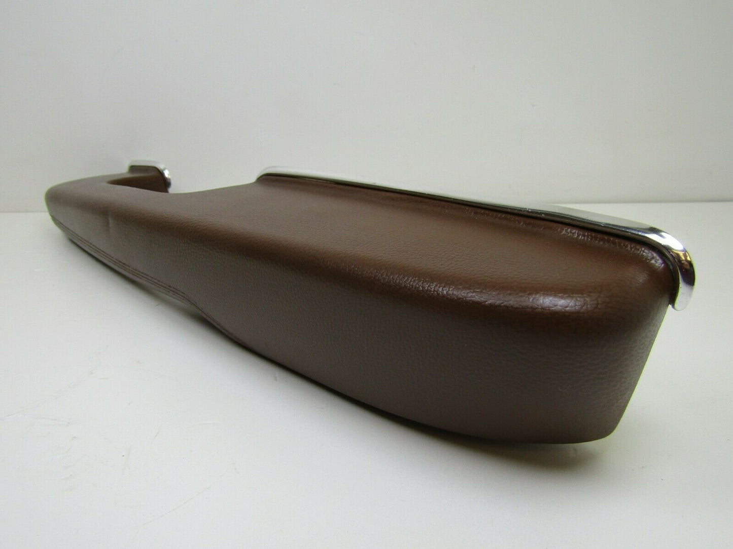 2112 Mercedes-Benz W116 350SE Front Right Door Handle Armrest Brown