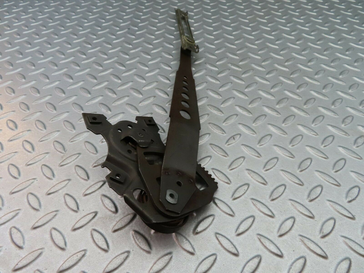 5871 Mercedes-Benz W123 200 Rear Right Manual Window Regulator