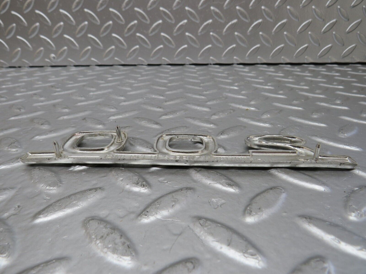 25537 Mercedes-Benz W123 200 Trunk  Badge Emblem 1238170215