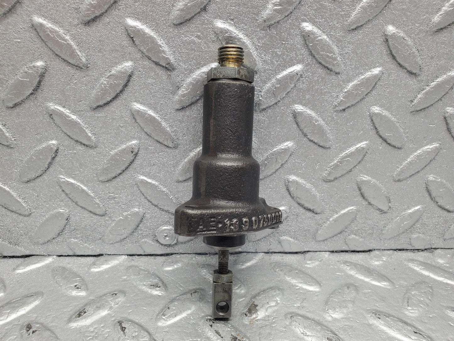 W112 idle regulator cylinder used OEM