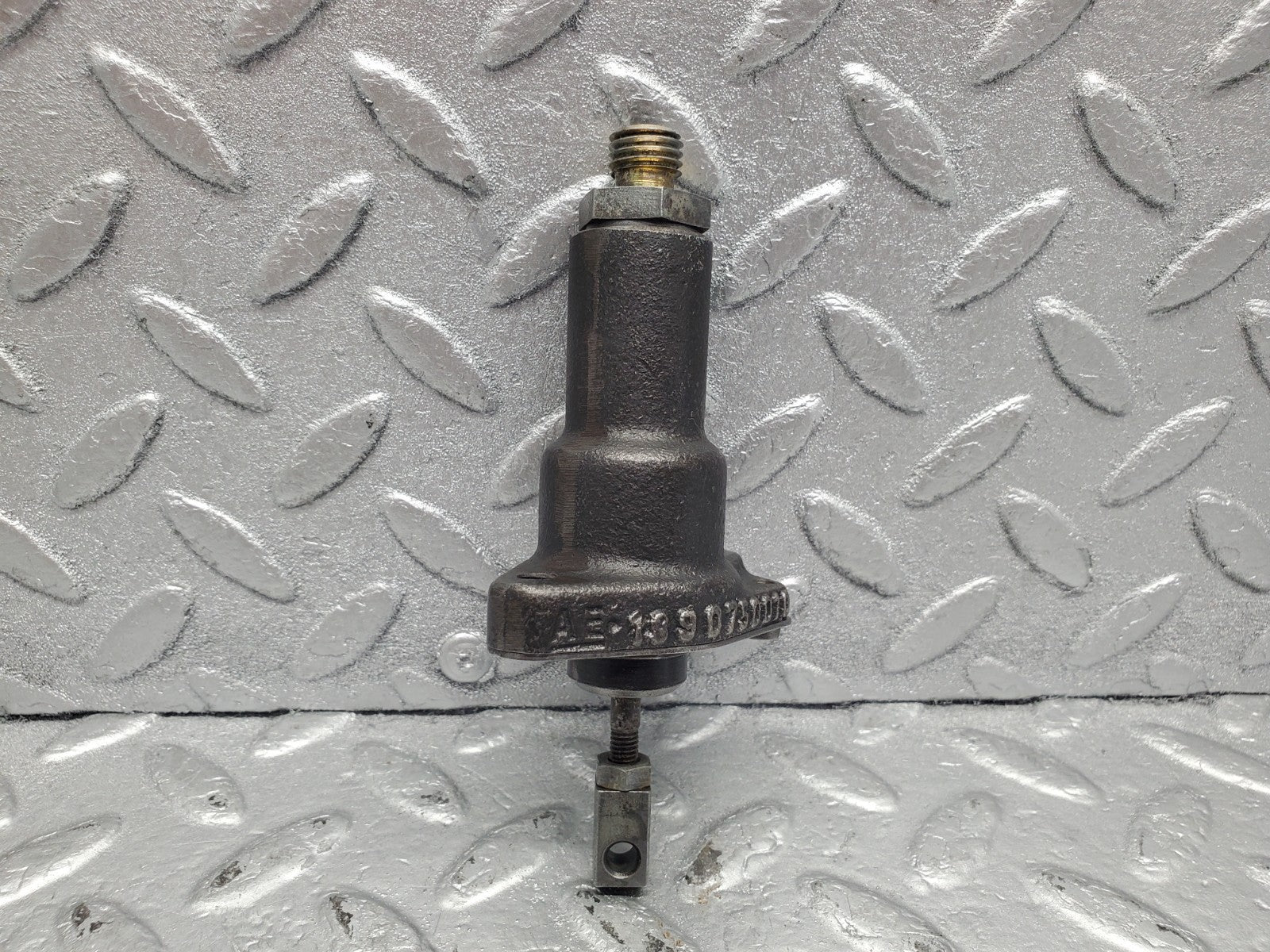 W112 idle regulator cylinder used OEM