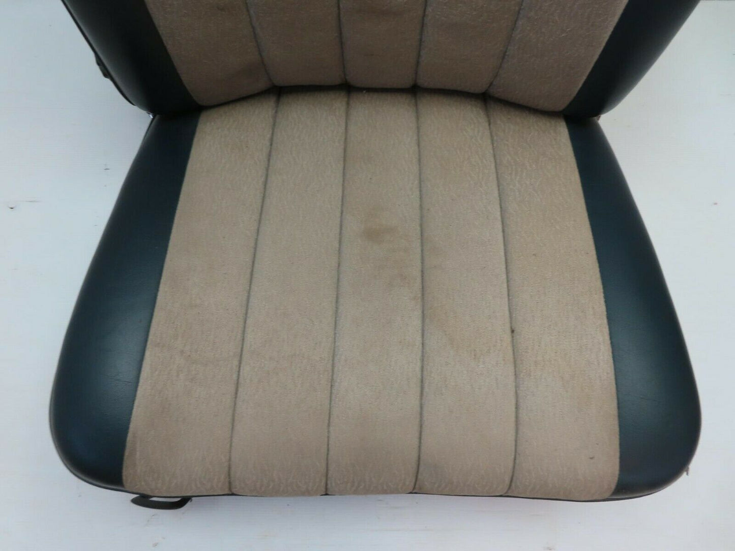 10670 Mercedes-Benz W108  Front Left Seat