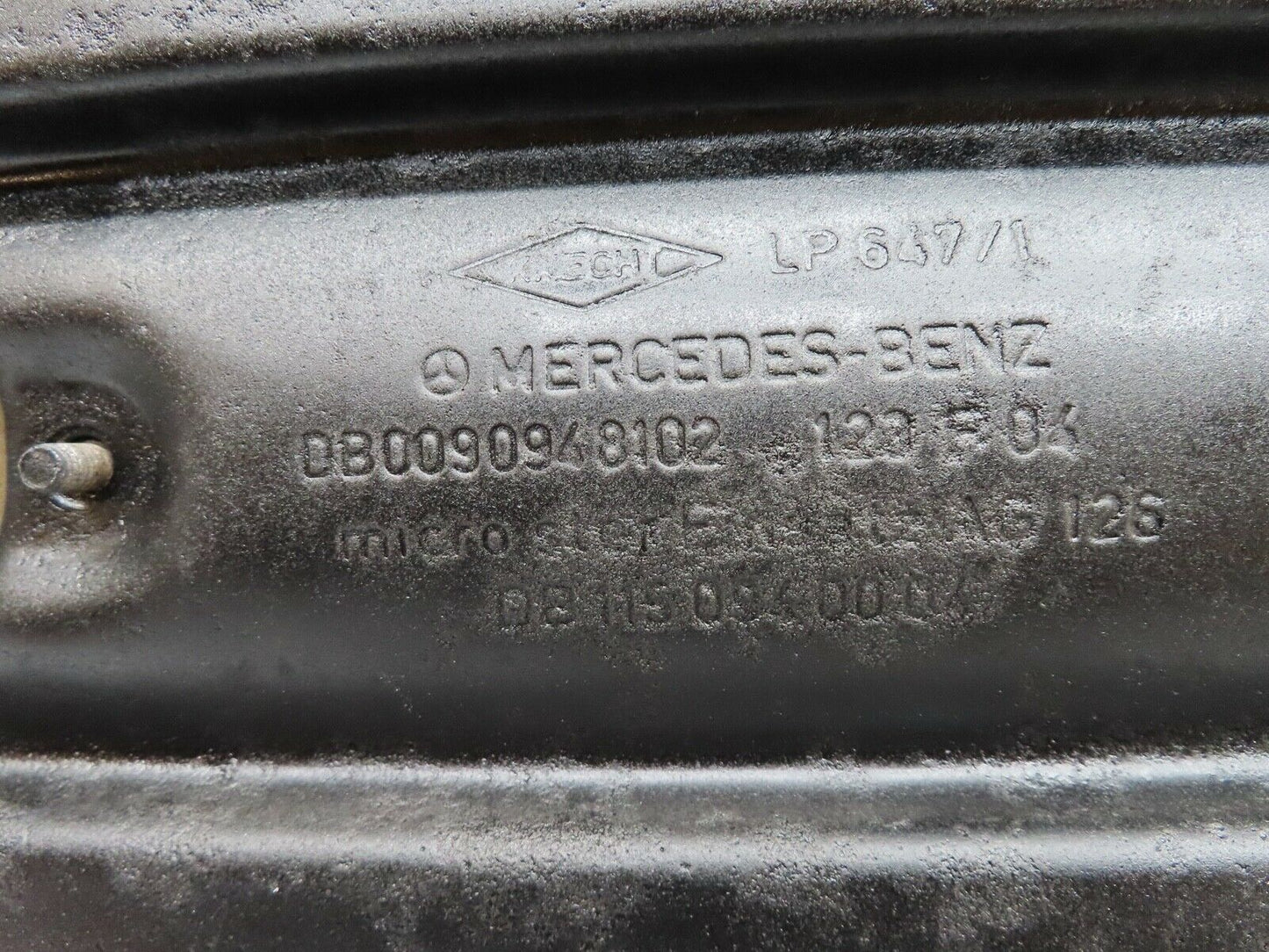 18191 Mercedes-Benz W123 200 Air Filter Housing 1150940002