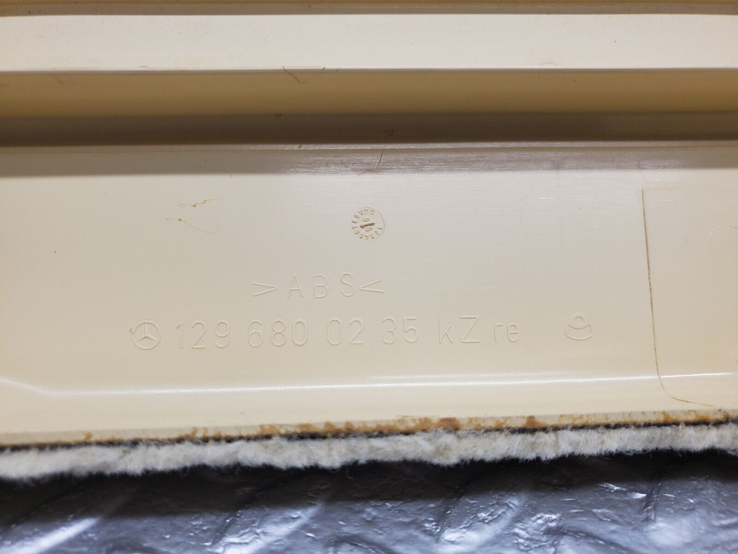 46815 Mercedes-Benz R129 320SL Coupe Right Door Sill Trim Beige 1296800235