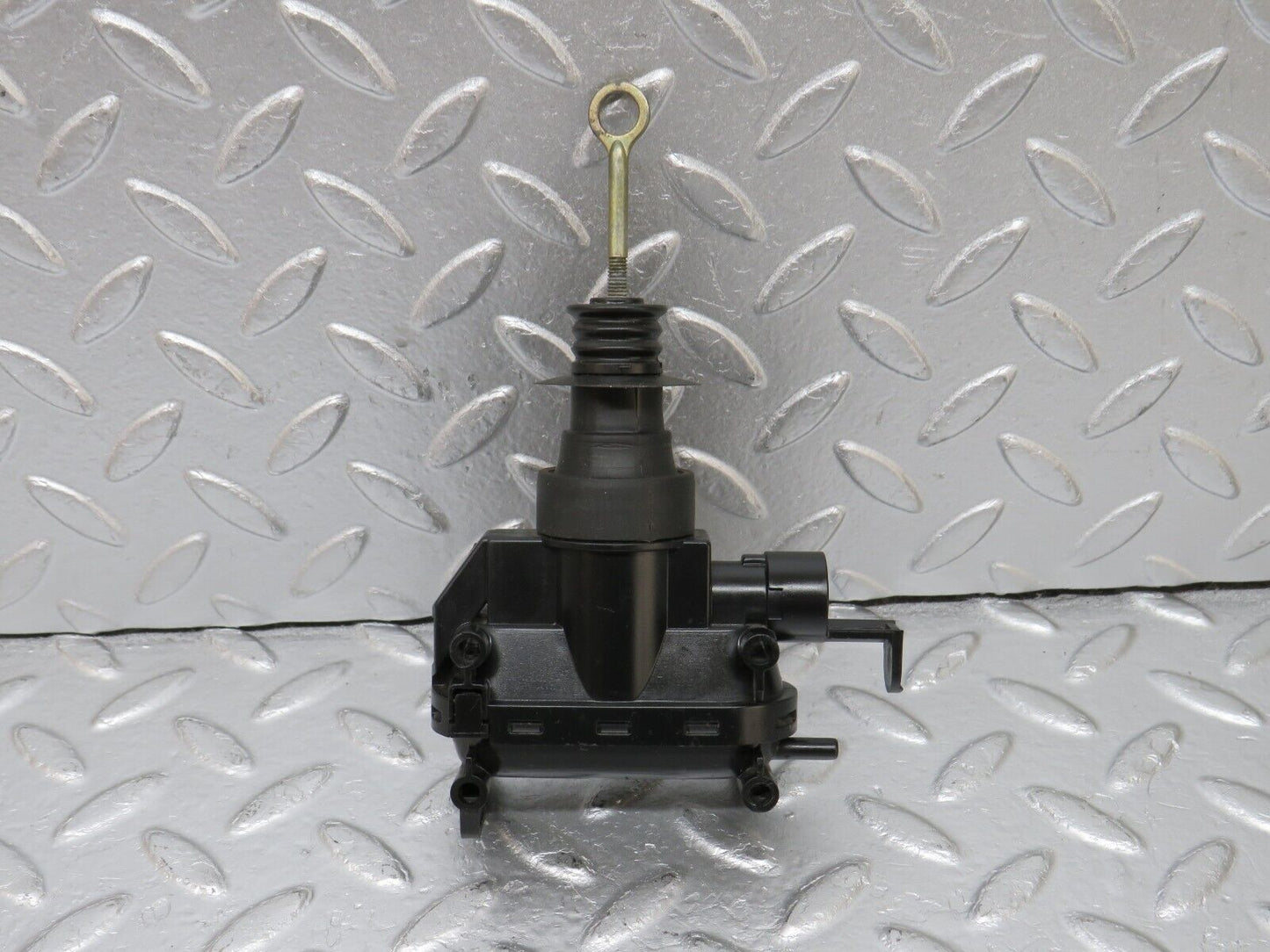33647 Mercedes-Benz W201 190E 2.0L Door Lock Vacuum Actuator Front Left