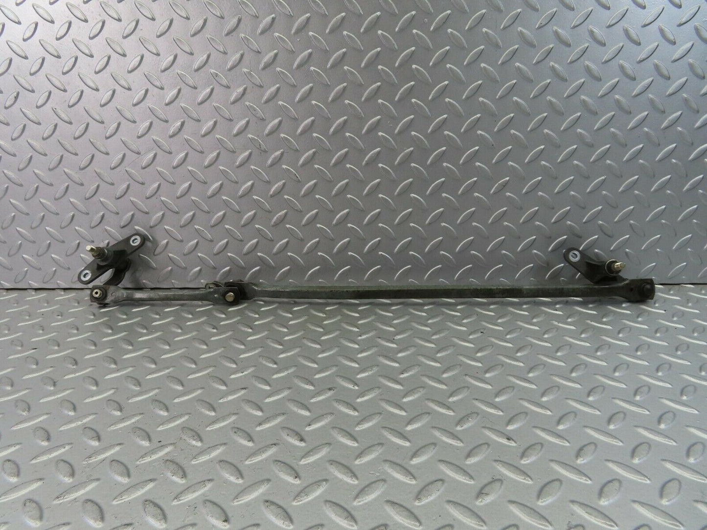 7745 Mercedes-Benz S123 230TE Wagon Windscreen Wiper Linkage