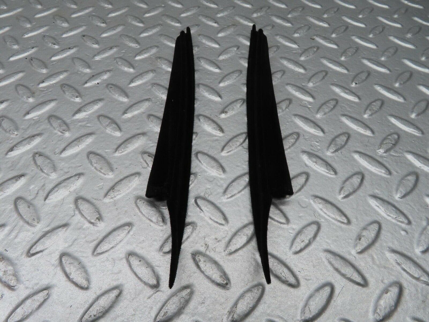 14888 Mercedes-Benz W140 S320 Front Door Window Trim Pair 1407250194