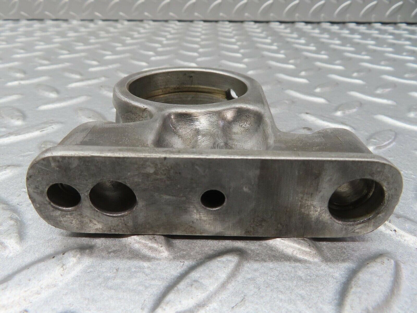 13351 Mercedes-Benz C107 350SLC Coupe Camshaft Tower Bearing 1160512112