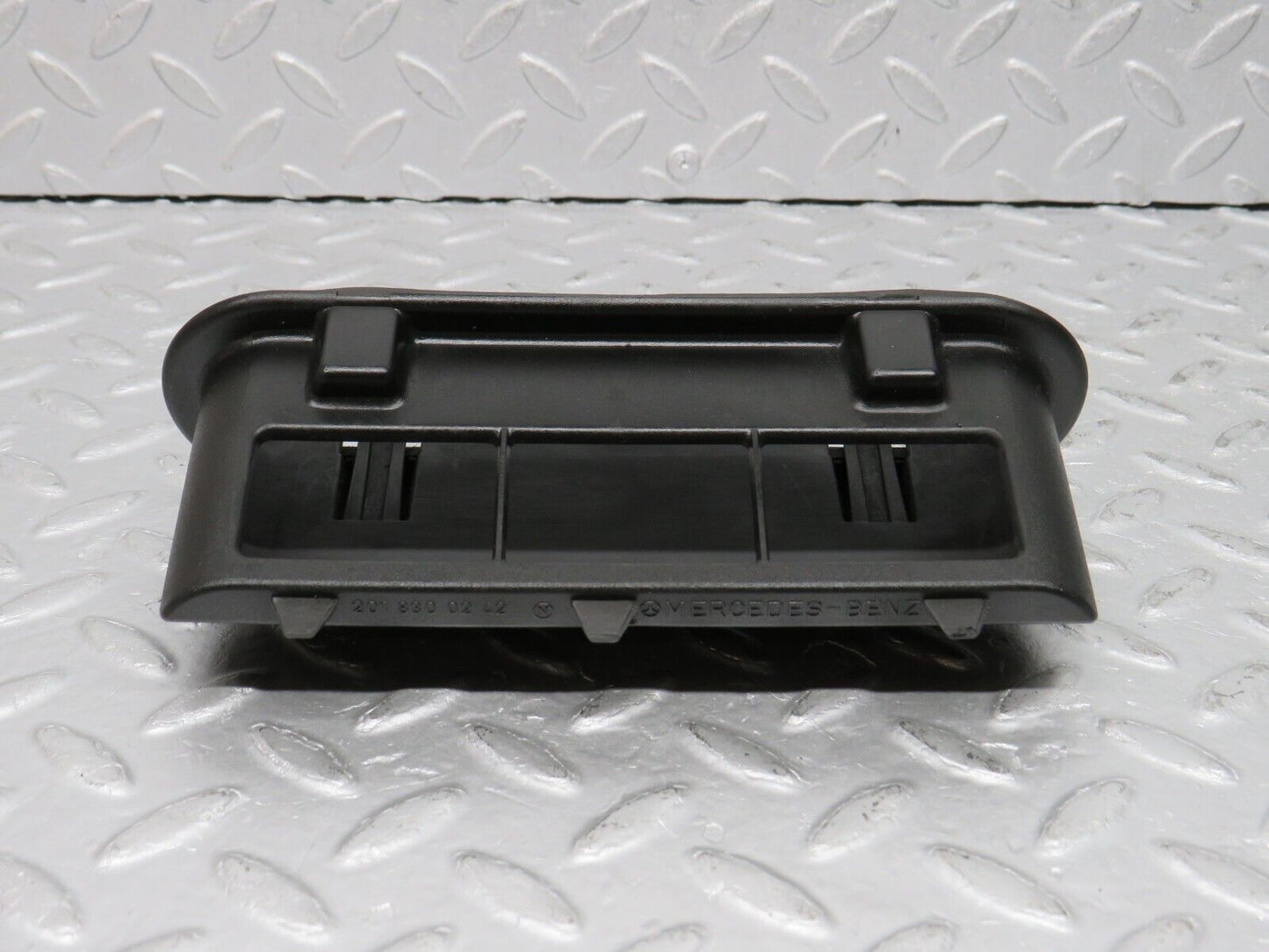 38676 Mercedes-Benz W201 190E 2.6L Trunk Breather Ventilation Valve Left 2018300242