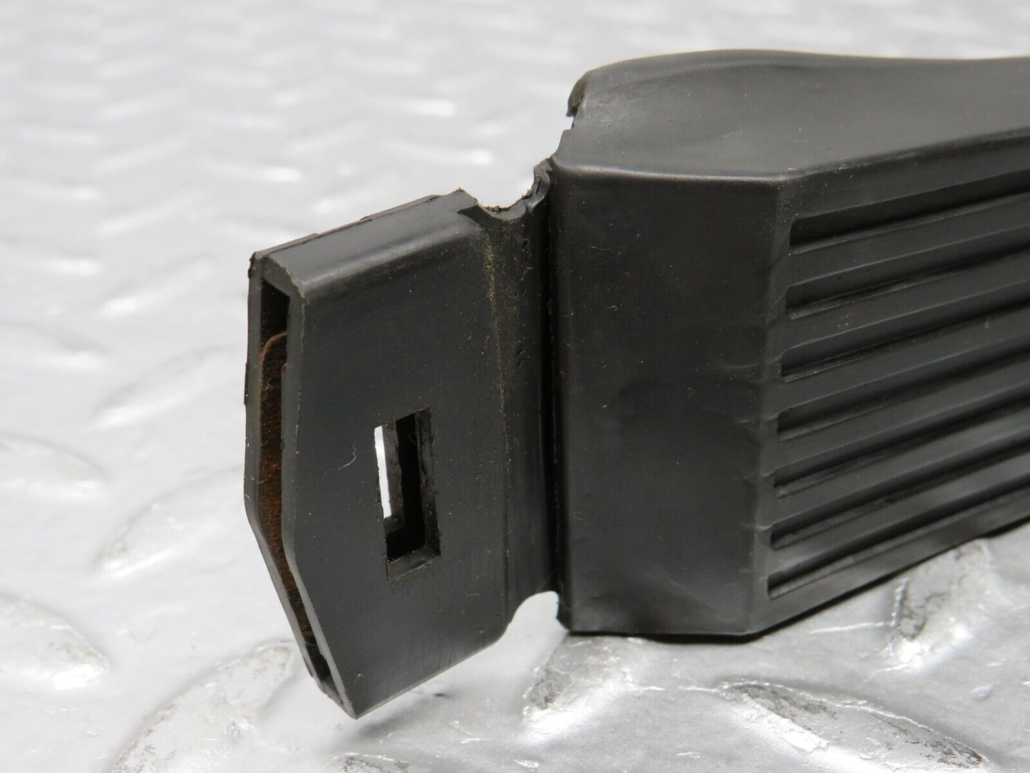 32597 Mercedes-Benz S124 300TE Wagon Accelerator Pedal With Rubber 1233010082
