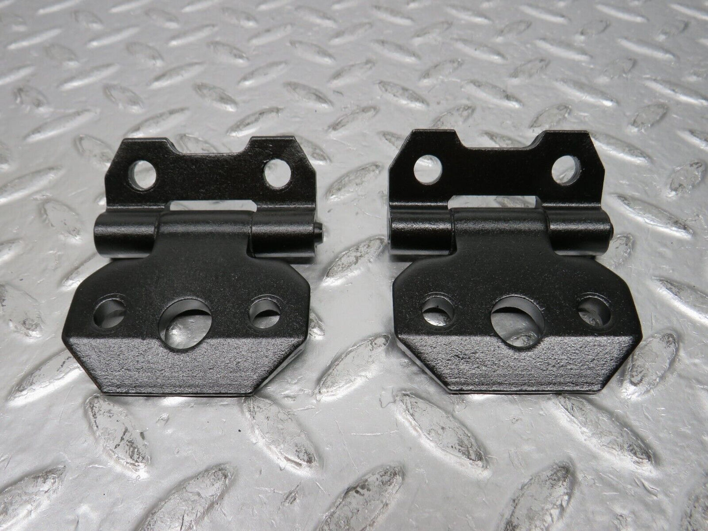 30864 Mercedes-Benz W201 190E 2.0L Left Door Hinge Pair