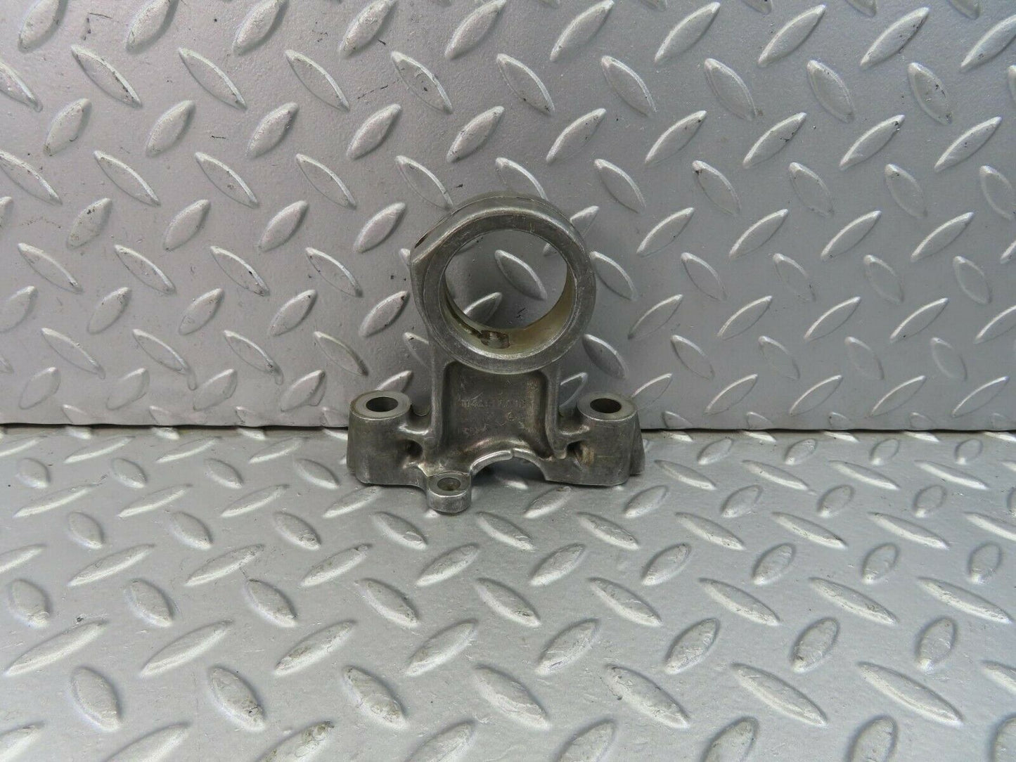 8976 Mercedes-Benz W108 Camshaft Tower Bearing 1140510016