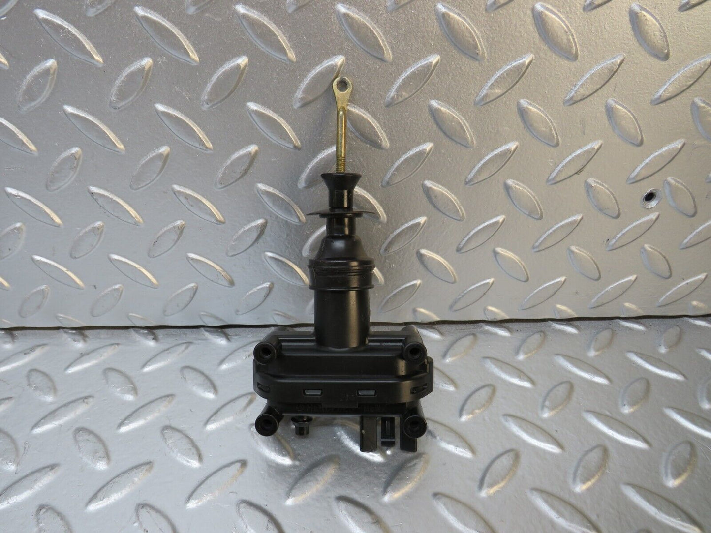 30276 Mercedes-Benz W124 230E Door Lock Vacuum Actuator Rear Right