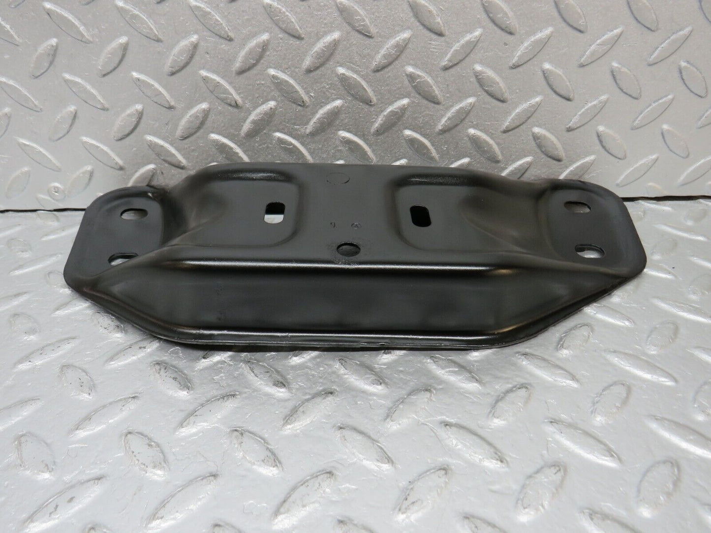 38924 Mercedes-Benz W201 190E 2.6L Gearbox Mount Bracket