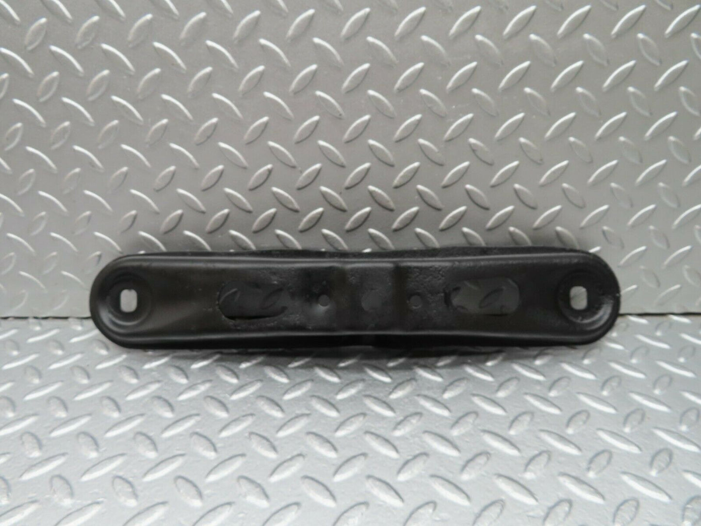 17969 Mercedes-Benz W123 200 Gearbox Bracket