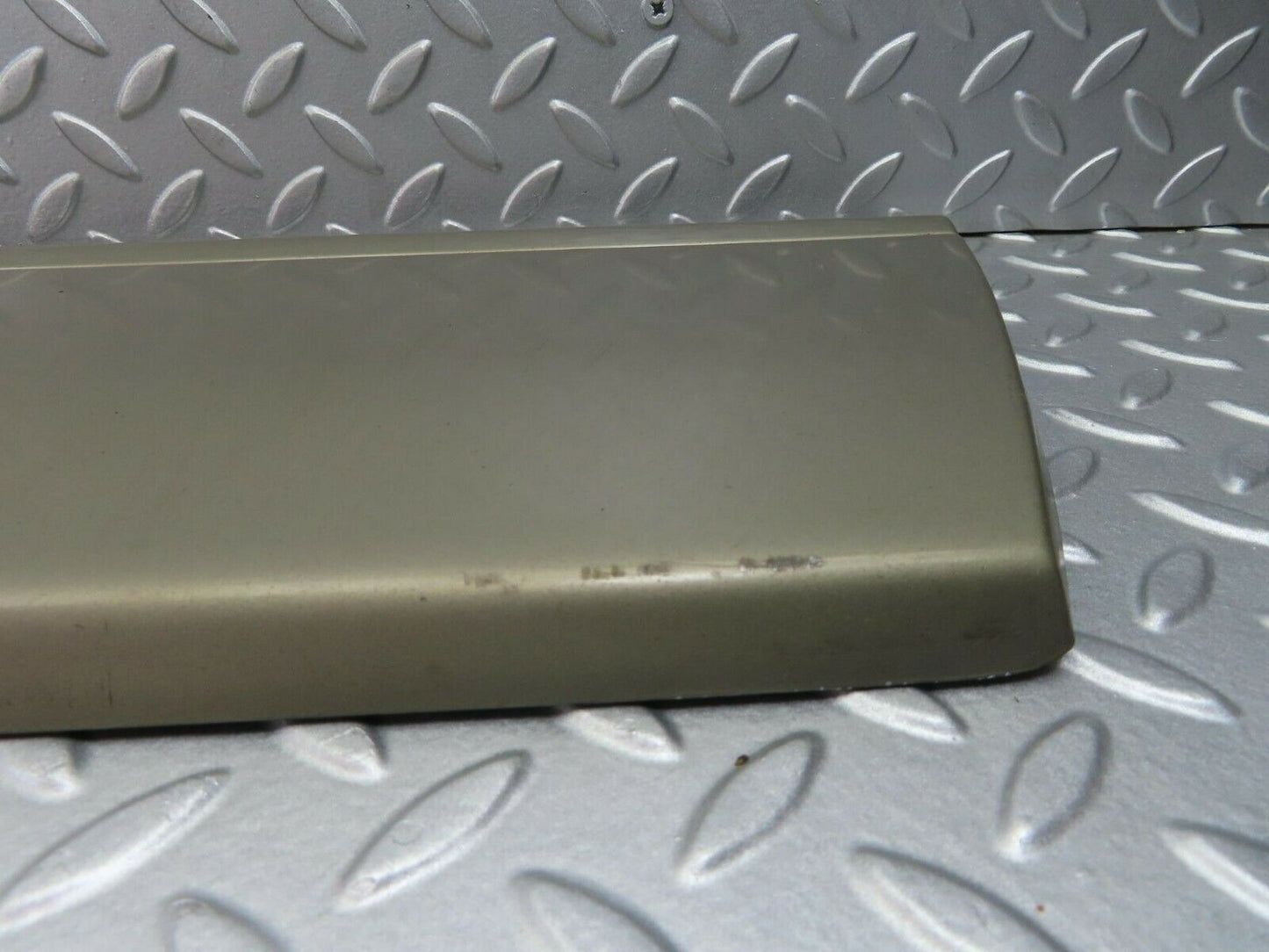 8877 Mercedes-Benz W126 Front Right Door Moulding 1266903840