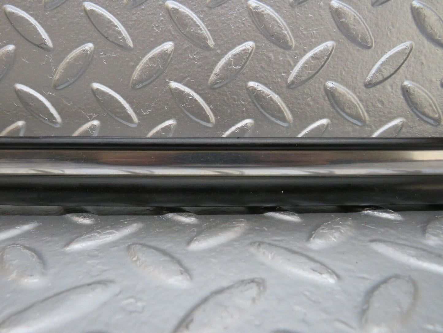 25600 Mercedes-Benz W123 200 Front Right Door Lower Moulding Trim